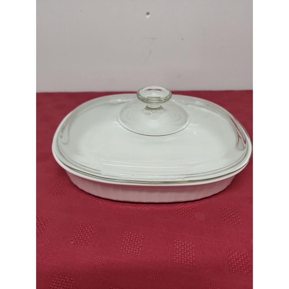 CorningWare French White 1.8 Liter Casserole F-6-B~ Lid And Plastic Storage Lid
